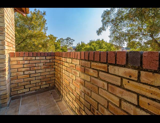 2 BEDROOM APARTMENT TO LET IN KENGIES
